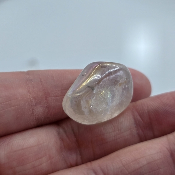 Angel Aura Quartz Crystal Tumble Stone - Picture 4 of 5